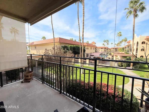 $65,000 | 10330 West Thunderbird Boulevard, Unit C202, Sun City, AZ 85351