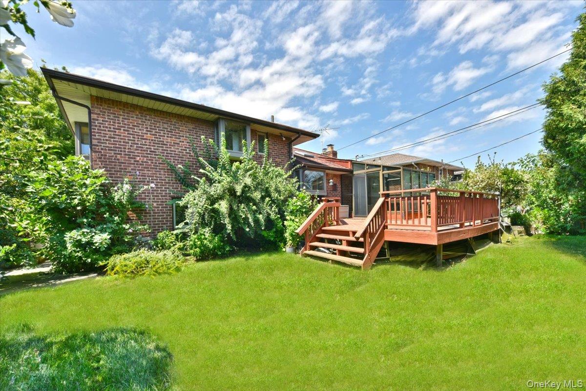 12 Leonard Road Syosset, NY 11791 - Photo 35 of 35 Gallery Image 35