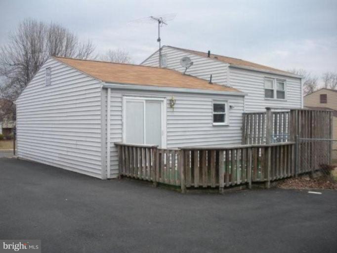 142 Harrison Road Sterling, VA 20164 - Photo 20 of 23 Exterior #4