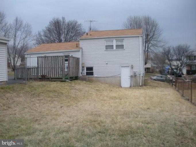 142 Harrison Road Sterling, VA 20164 - Photo 21 of 23 Exterior (Rear)