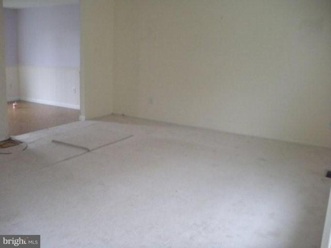 142 Harrison Road Sterling, VA 20164 - Photo 4 of 23 Living Room #2