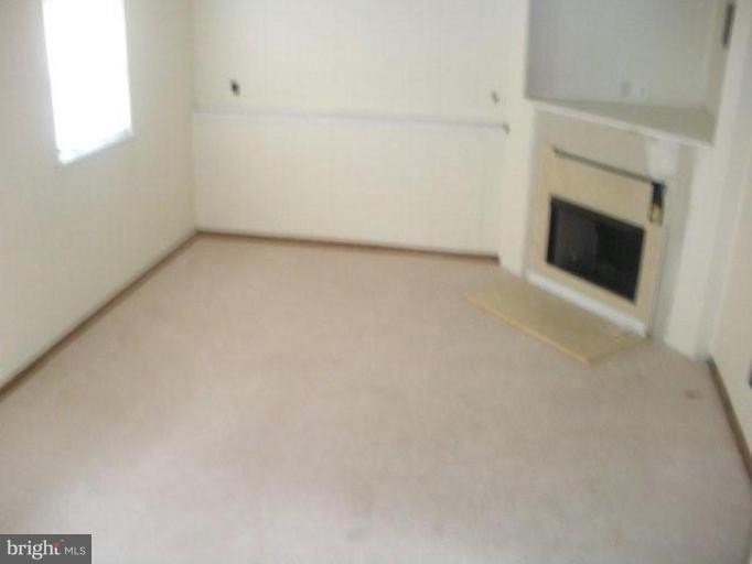 142 Harrison Road Sterling, VA 20164 - Photo 10 of 23 Family Room #2
