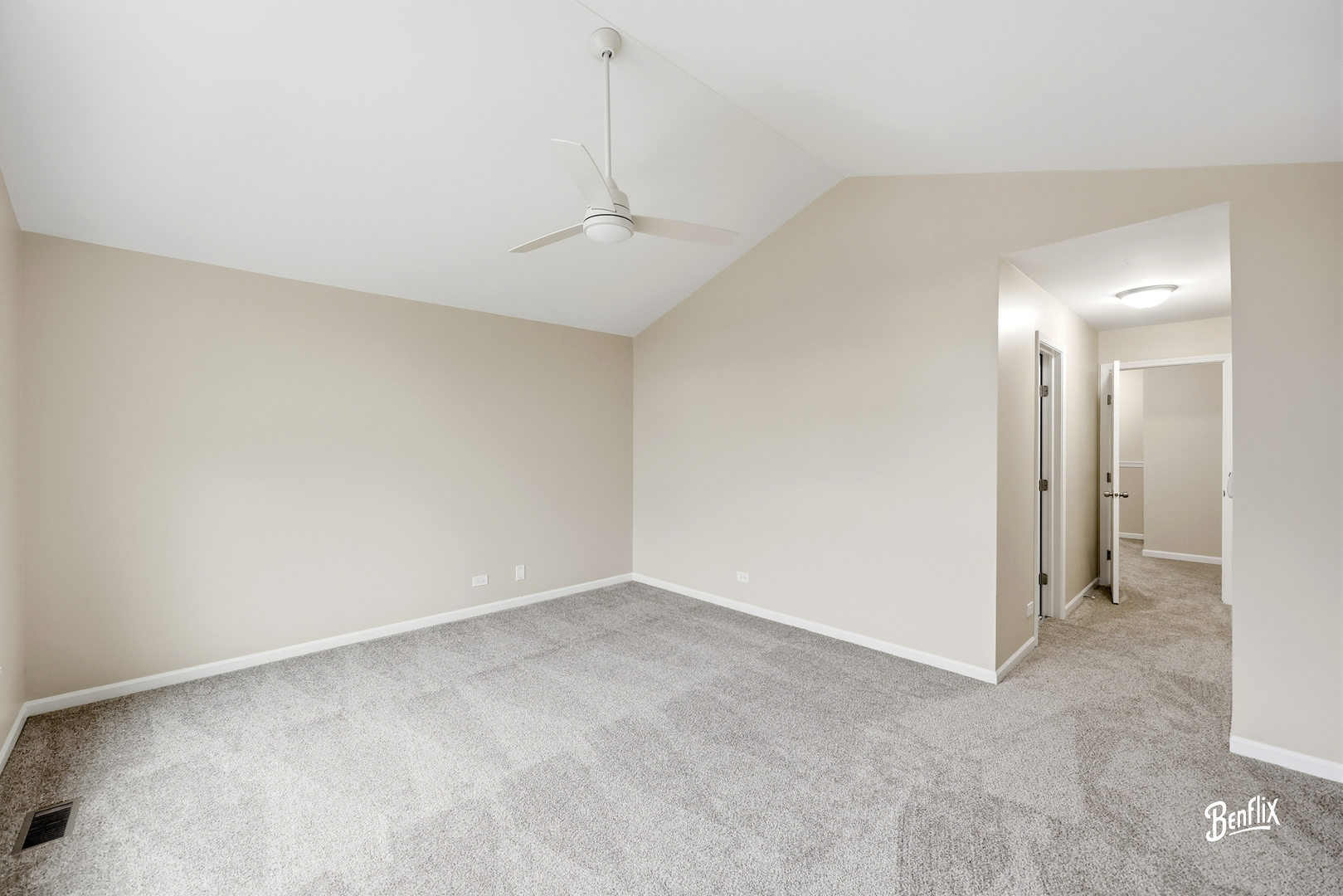 728 Old Checker Road Buffalo Grove, IL 60089 - Photo 11 of 22 a view of an empty room