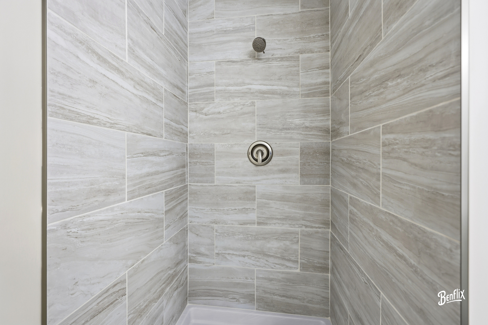 728 Old Checker Road Buffalo Grove, IL 60089 - Photo 15 of 22 a bathroom with a shower