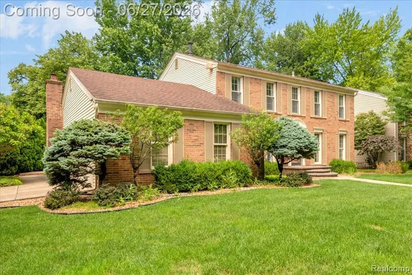 $499,999 | 18535 Mayfield Street, Livonia, MI 48152