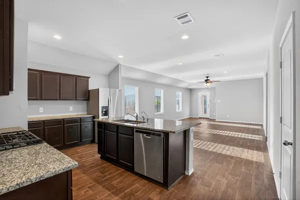 $2,250 | 14805 Prickly Pear Cove, Magnolia, TX 77354