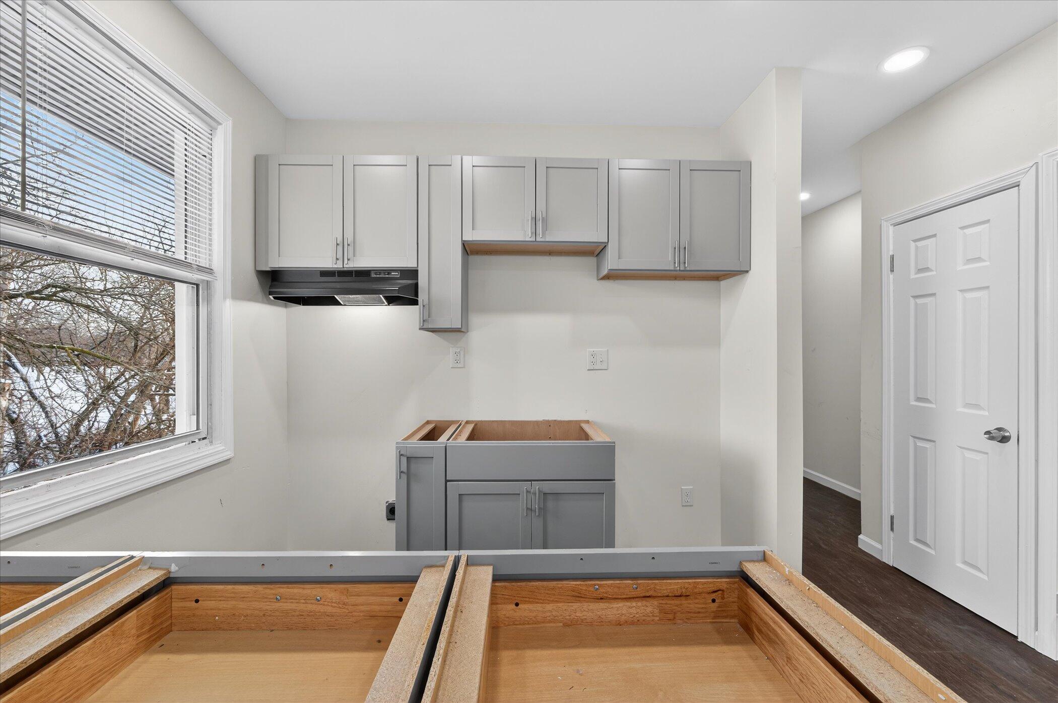 9702 Dundee Street Detroit, MI 48204 - Photo 17 of 37 20-9702-Dundee-St-Detroit-MI-48204-Windo