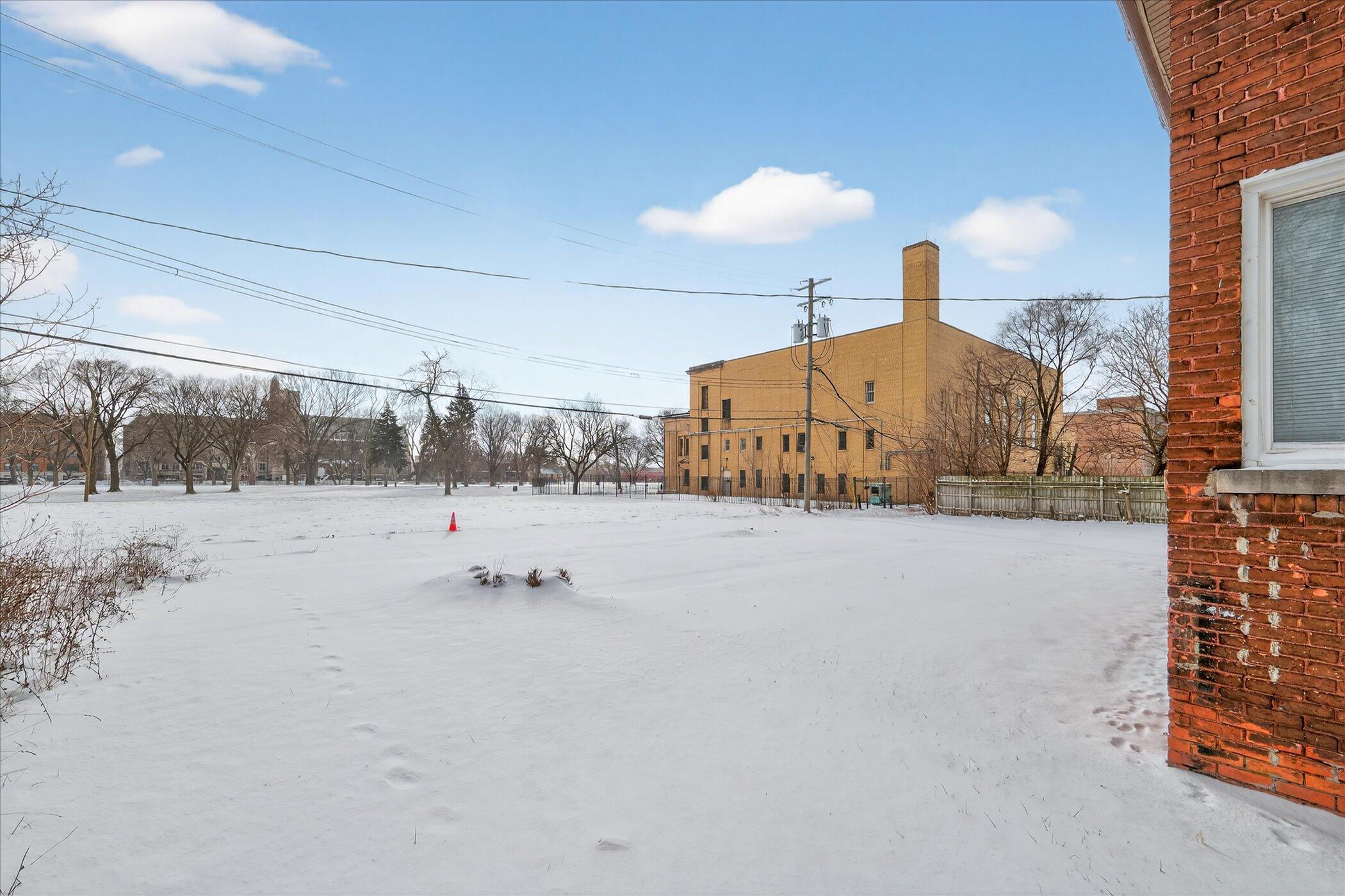 9702 Dundee Street Detroit, MI 48204 - Photo 35 of 37 45-9702-Dundee-St-Detroit-MI-48204-Windo