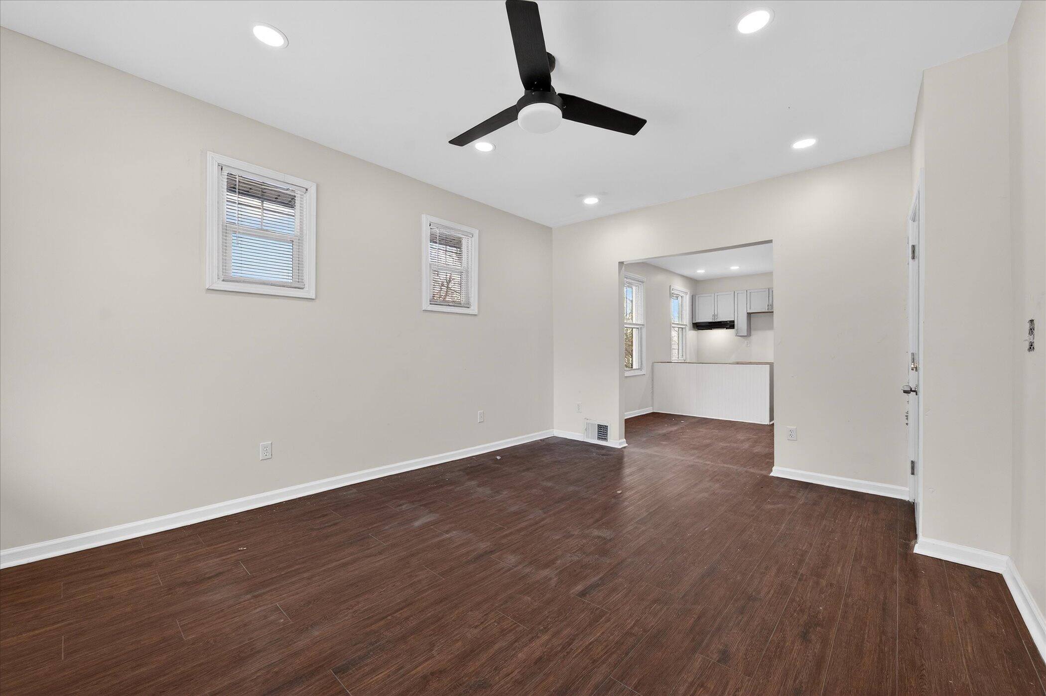 9702 Dundee Street Detroit, MI 48204 - Photo 8 of 37 10-9702-Dundee-St-Detroit-MI-48204-Windo