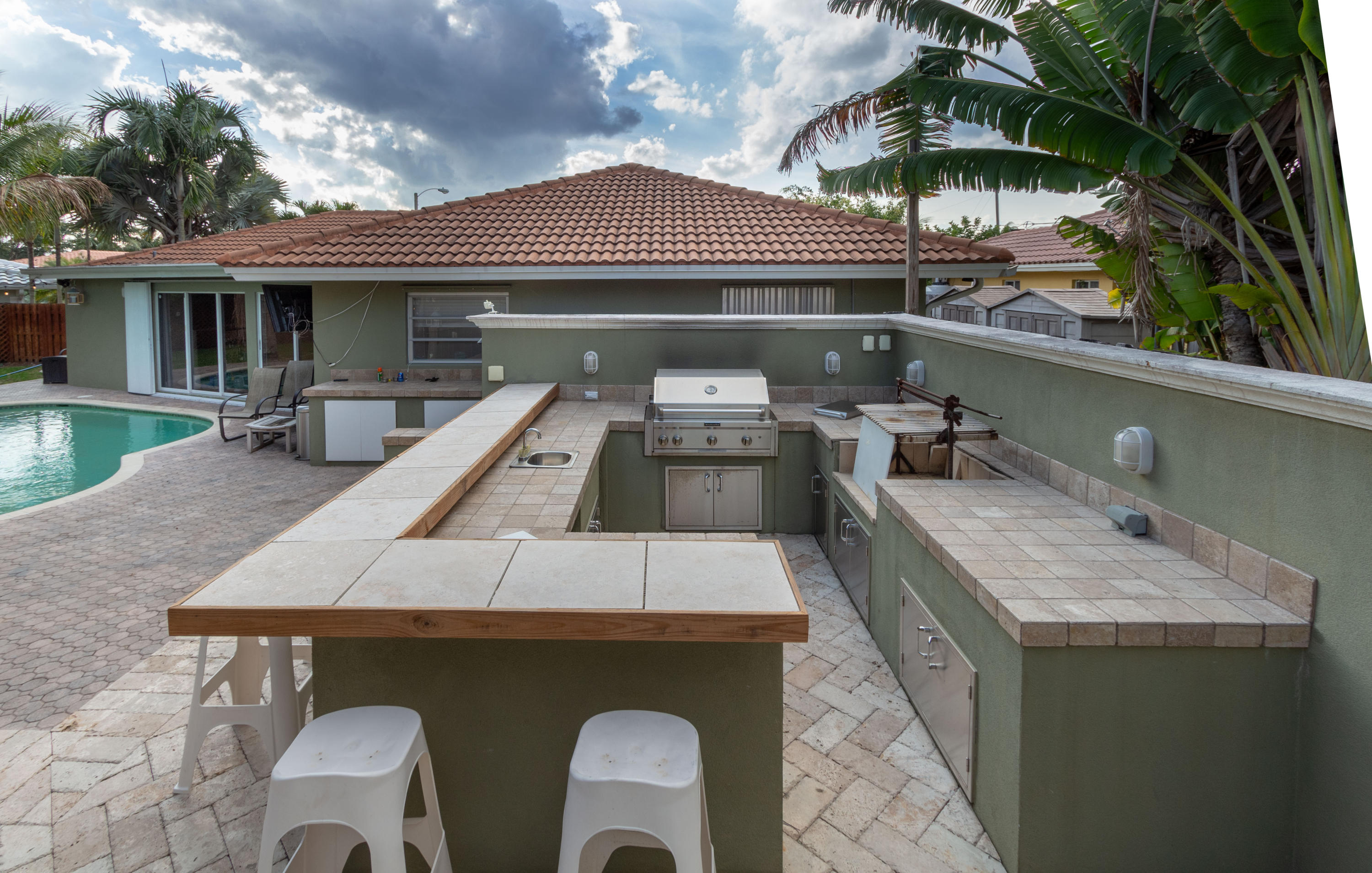 1332 Southwest 12th Terrace Boca Raton, FL 33486 - Photo 4 of 32 Outdoor Kitchen