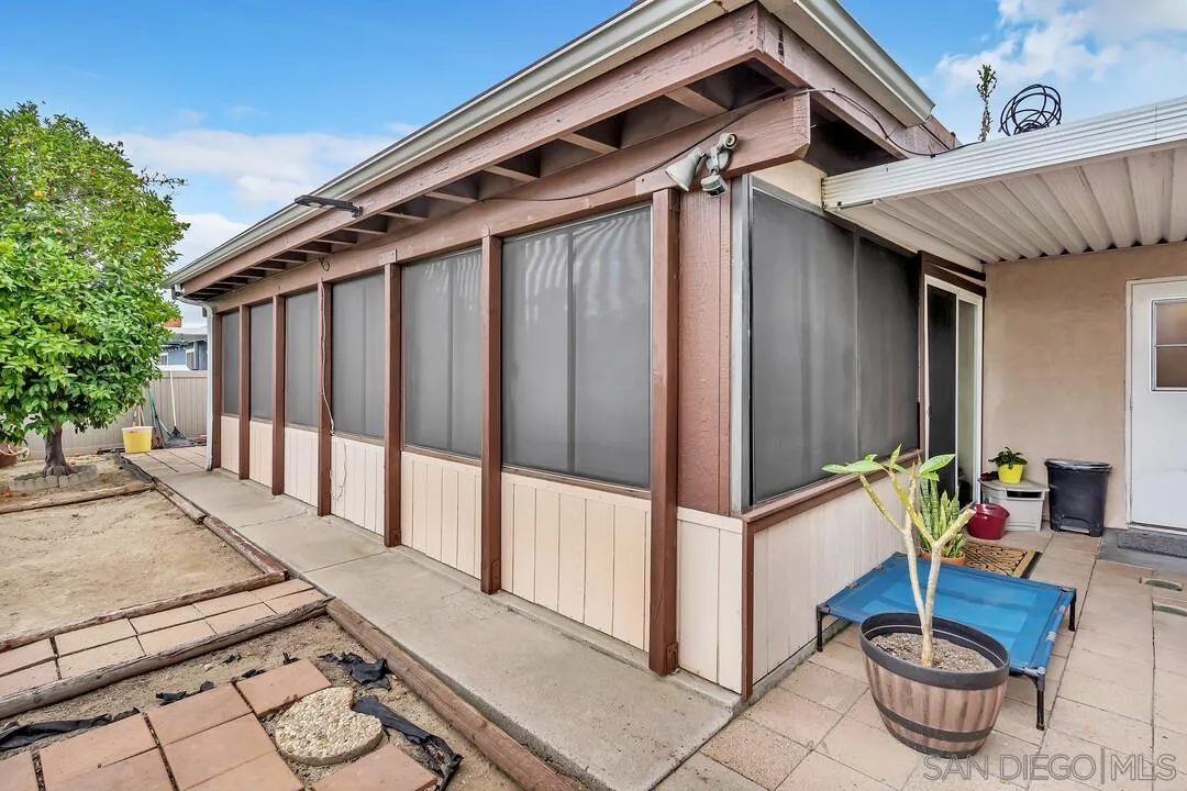 9677 Lutheran Way Santee, CA 92071 - Photo 26 of 33