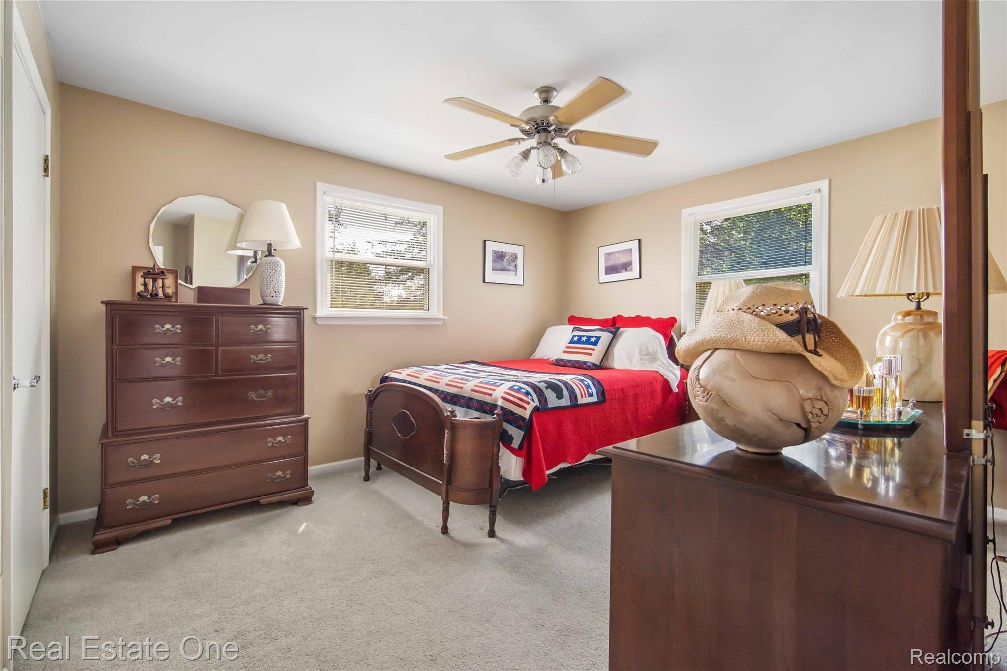 2738 New England Drive Rochester, MI 48309 - Photo 17 of 43 IMG_0888.JPG
