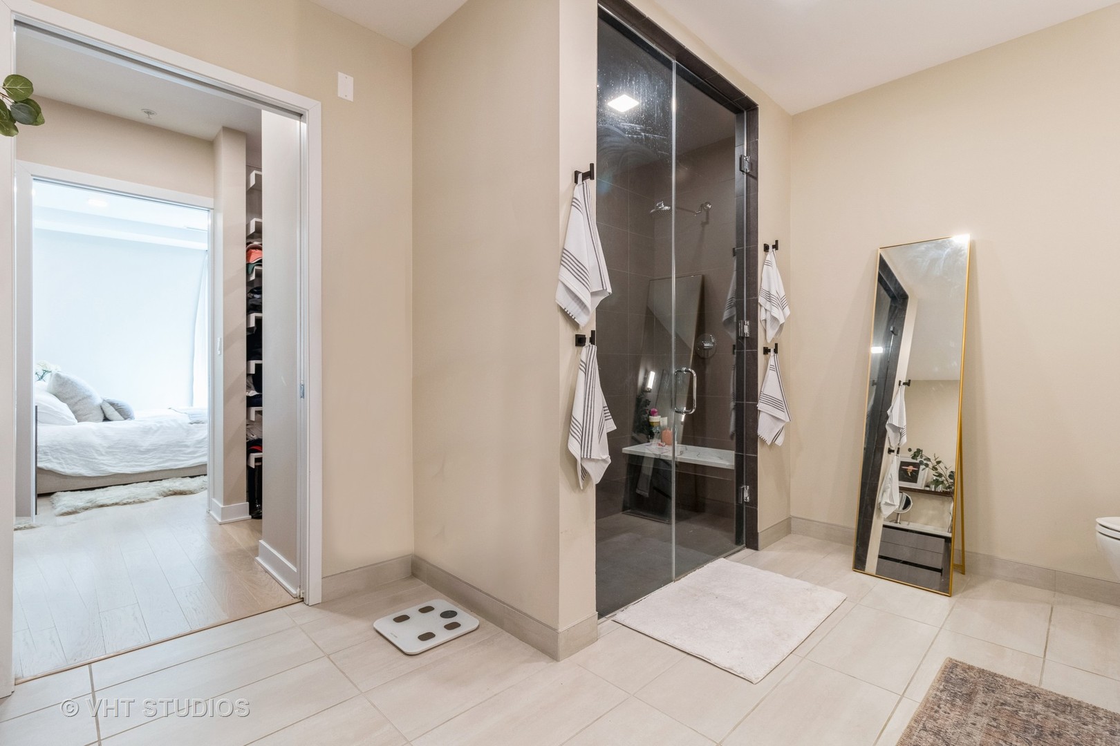 1000 West Monroe Street, Unit 201 Chicago, IL 60607 - Photo 13 of 20 a view of bathroom