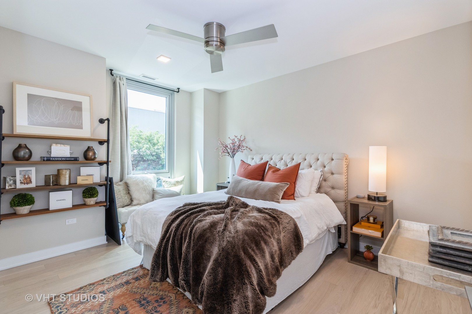 1000 West Monroe Street, Unit 201 Chicago, IL 60607 - Photo 16 of 20 a bedroom with bed and a large window