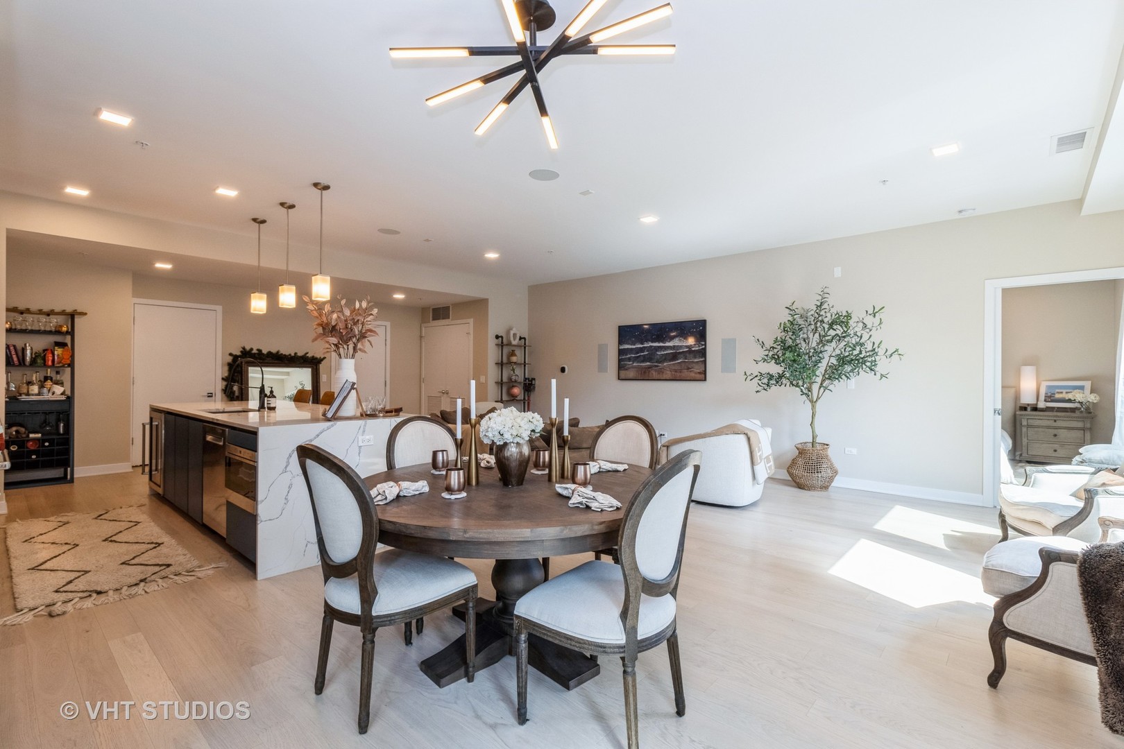 1000 West Monroe Street, Unit 201 Chicago, IL 60607 - Photo 4 of 20 a dining room with furniture and window
