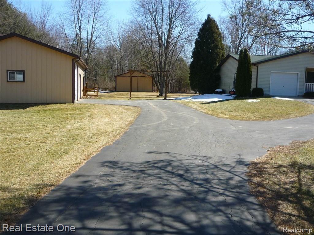 4315 South Kirk Road Vassar, MI 48768 - Photo 14 of 30 P1070828.JPG