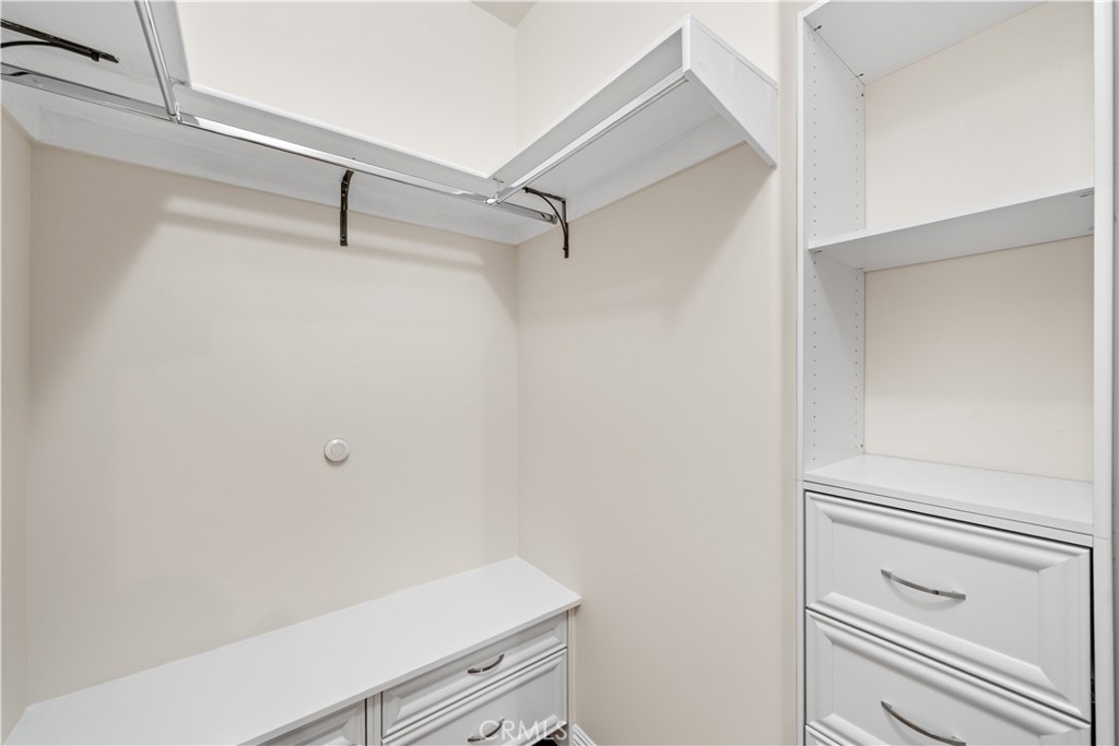 2438 Oneida Street, Unit D Pasadena, CA 91107 - Photo 37 of 45