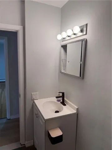 $2,400 | 77 Pitman Street, Unit 205, Providence, RI 02906