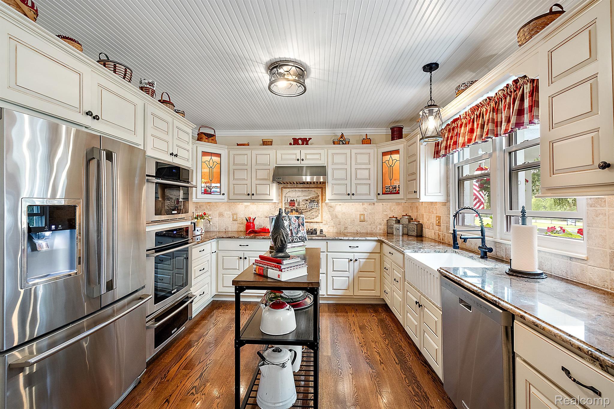5245 North Adams Road Rochester, MI 48306 - Photo 16 of 75 Gourmet Kitchen