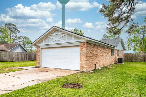 $1,700 | 318 Blue Tail Drive, Houston, TX 77336