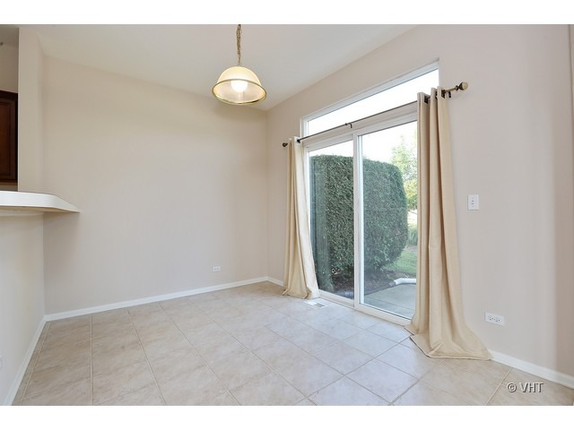 897 Havenshire Road, Unit 897 Naperville, IL 60565 - Photo 6 of 14 a view interior of the house