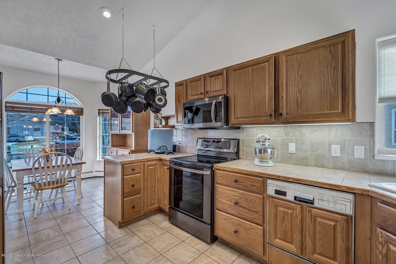 210 South Ridge Court Parachute, CO 81635 - Photo 13 of 38 14_210_S_Ridge_Court_Battlement_Mesa_816