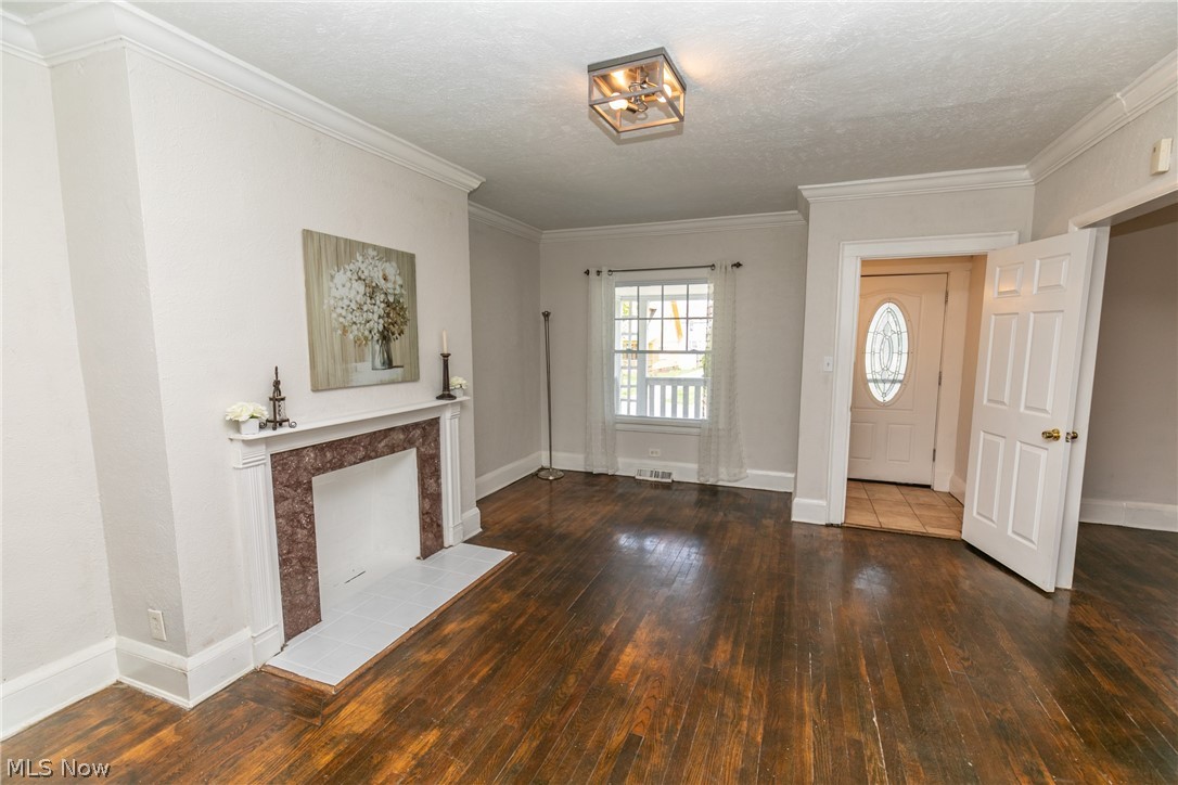 3252 Tullamore Road Cleveland, OH 44118 - Photo 6 of 35 Gallery Image 6