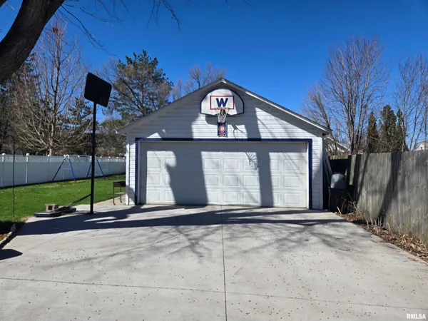 $149,900 | 712 Maple Avenue, Galesburg, IL 61401