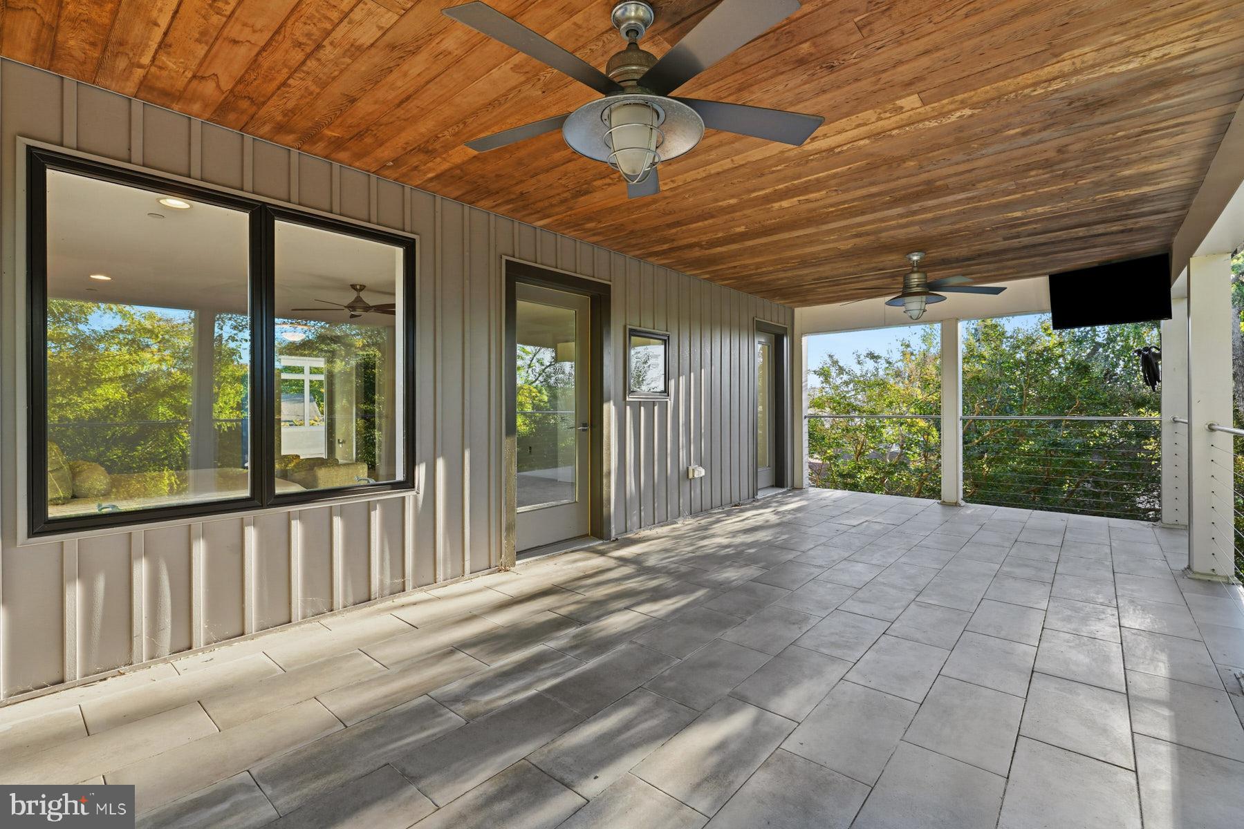 34 Johnson Road Pasadena, MD 21122 - Photo 28 of 45 a view of an empty room with a large window