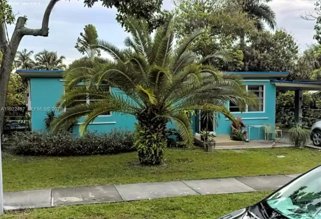 $3,500 | 209 Southwest 5th Street, Hallandale Beach, FL 33009