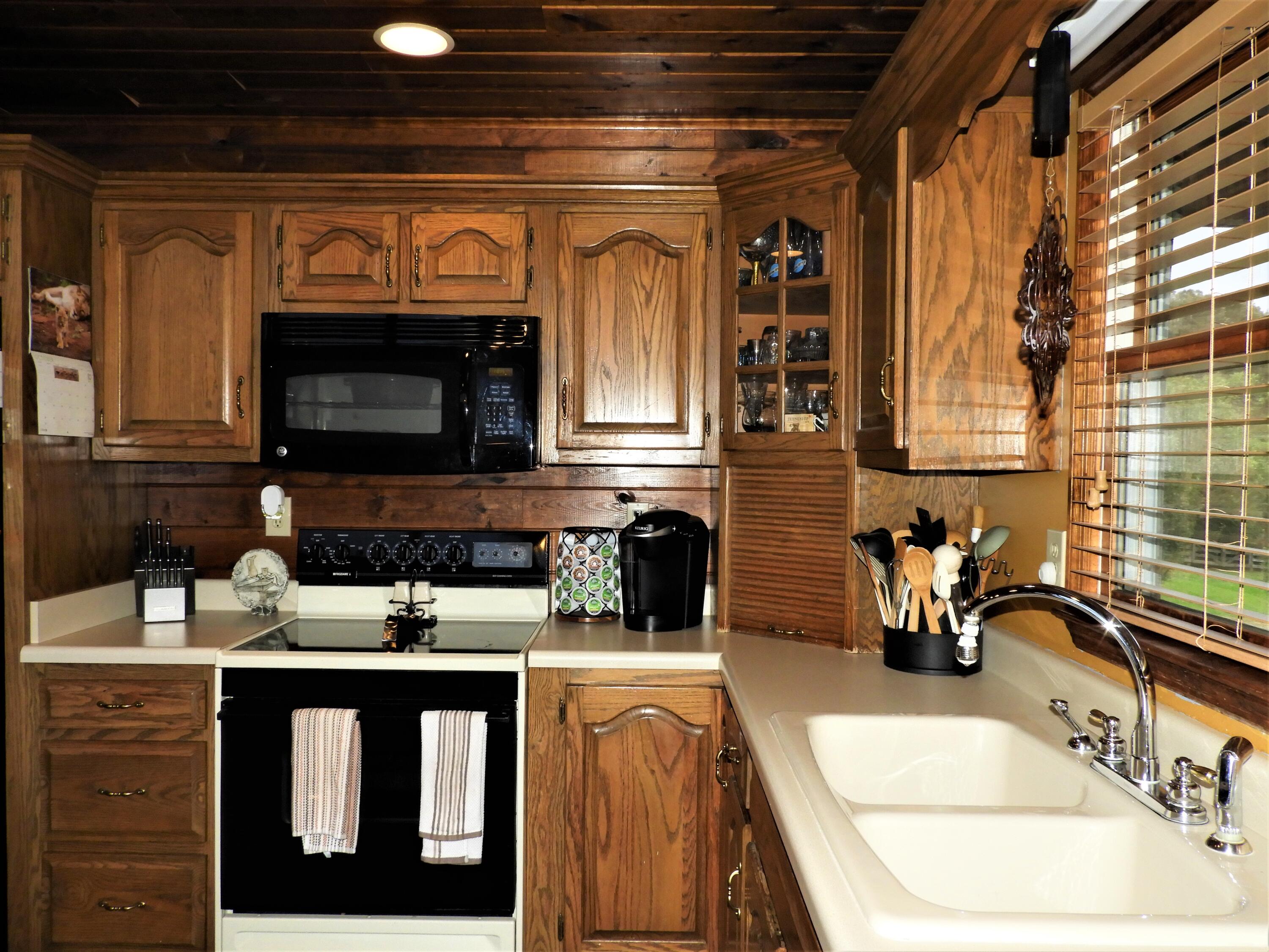 643 Cates Lane Northeast Charleston, TN 37310 - Photo 17 of 45 Kitchen 4