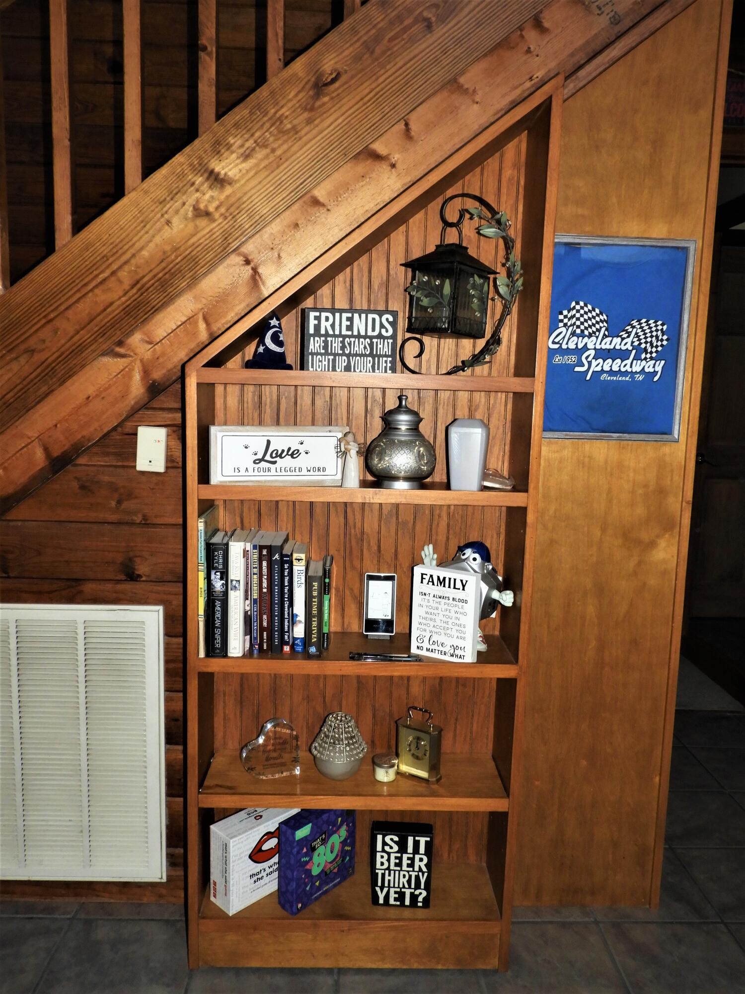 643 Cates Lane Northeast Charleston, TN 37310 - Photo 19 of 45 Bookshelf 2
