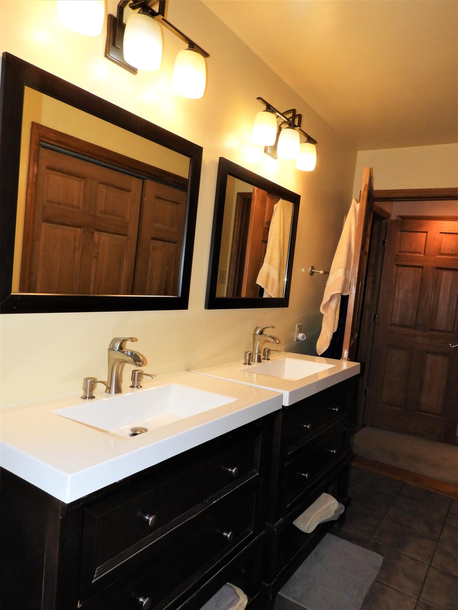 643 Cates Lane Northeast Charleston, TN 37310 - Photo 22 of 45 Main bath 2