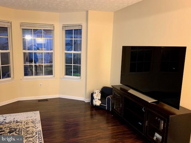 2112 Colonel Way Odenton, MD 21113 - Photo 3 of 44 Gallery Image 3