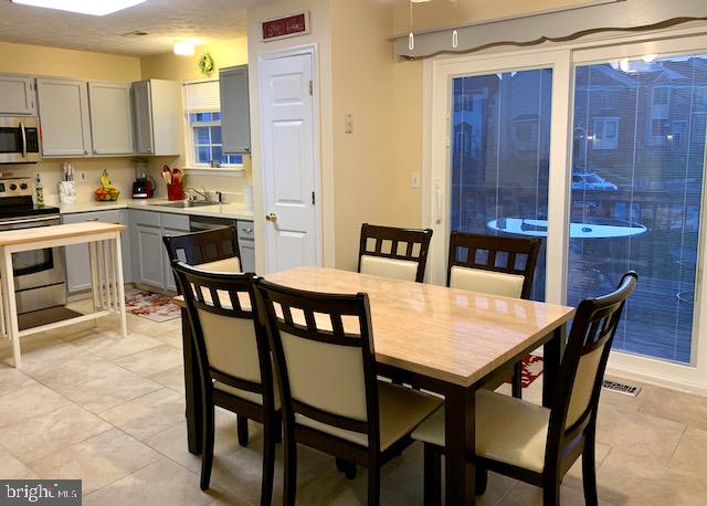 2112 Colonel Way Odenton, MD 21113 - Photo 8 of 44 Gallery Image 8