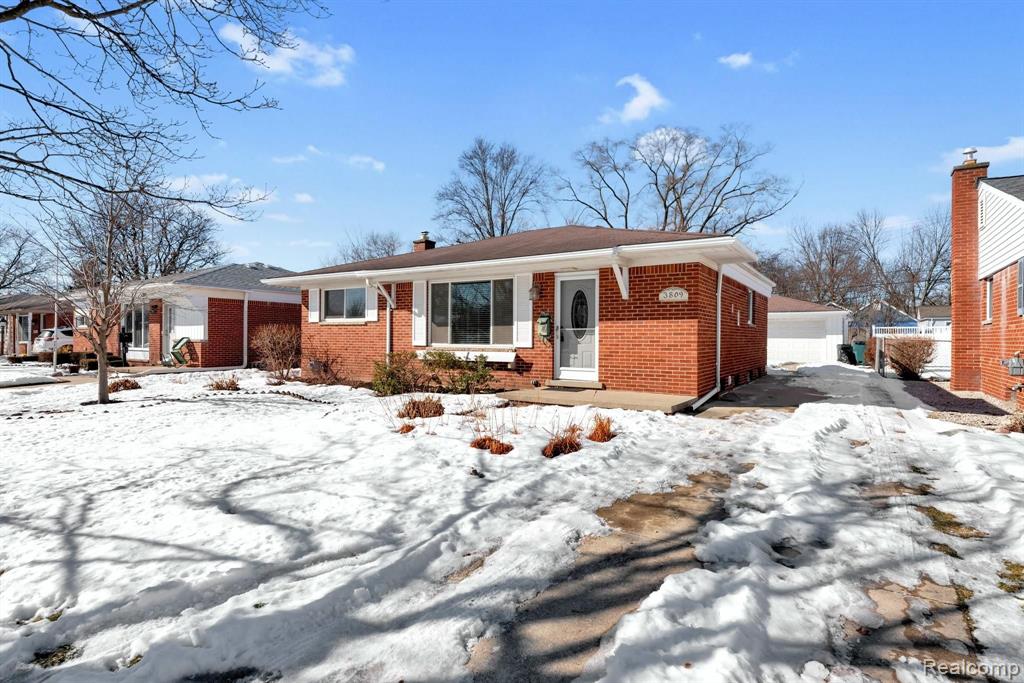 3809 Mark Orr Road Royal Oak, MI 48073 - Photo 2 of 30