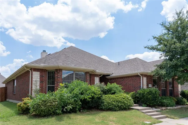 $2,050 | 5705 Broken Spur, McKinney, TX 75070