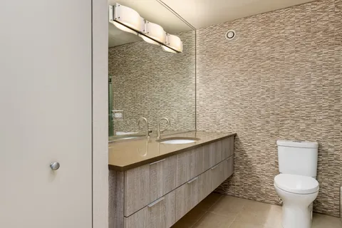 $2,550 | 30 East Huron Street, Unit 3105, Chicago, IL 60611