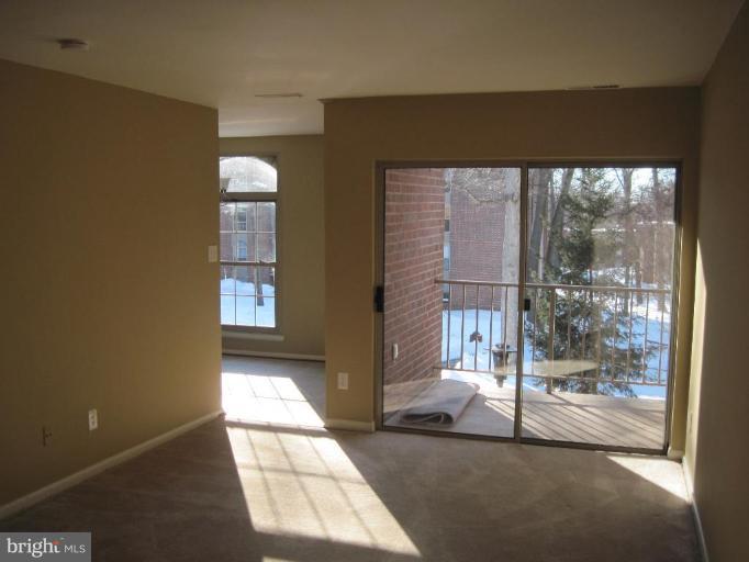 8302 Tobin Road, Unit 24 Annandale, VA 22003 - Photo 8 of 25 Living Room