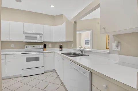 $395,000 | 10612 Royal Caribbean Circle, Boynton Beach, FL 33437