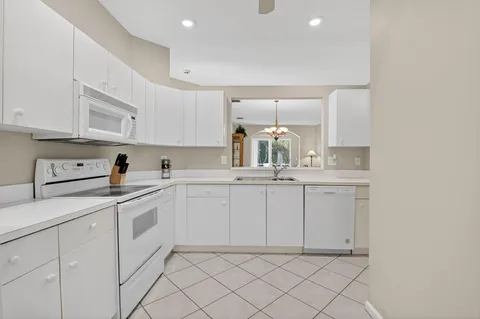 $395,000 | 10612 Royal Caribbean Circle, Boynton Beach, FL 33437