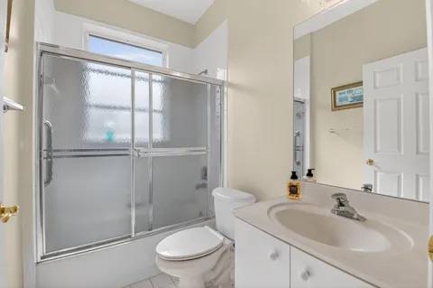 $395,000 | 10612 Royal Caribbean Circle, Boynton Beach, FL 33437