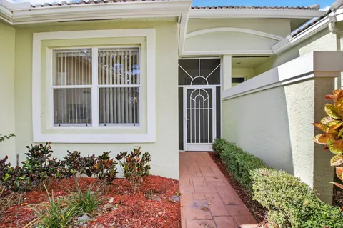 $395,000 | 10612 Royal Caribbean Circle, Boynton Beach, FL 33437