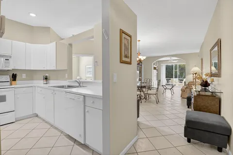 $395,000 | 10612 Royal Caribbean Circle, Boynton Beach, FL 33437