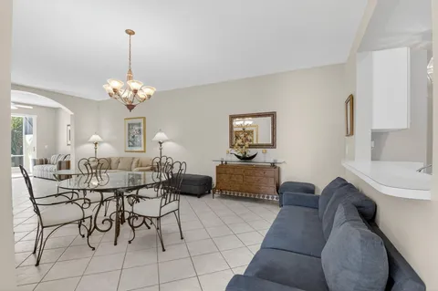 $395,000 | 10612 Royal Caribbean Circle, Boynton Beach, FL 33437