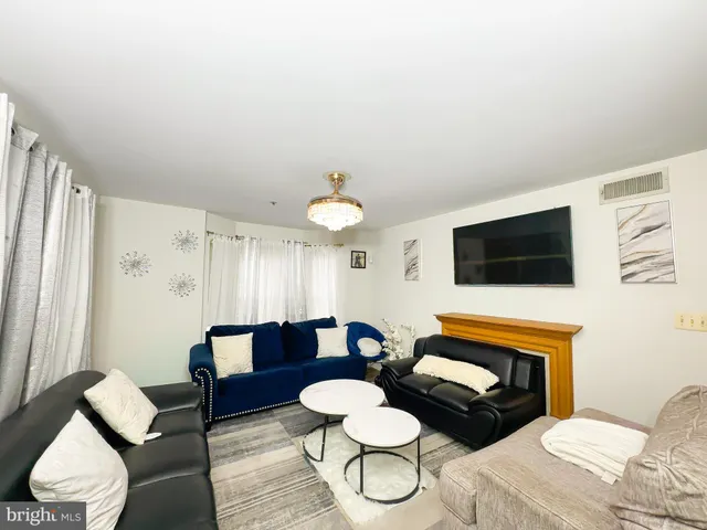 $1,999 | 13560 Lord Sterling Place, Unit 94, Upper Marlboro, MD 20772