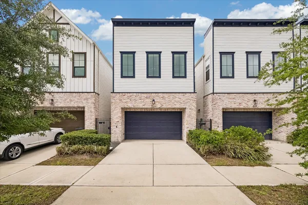 $639,900 | 826 Nadine Street, Houston, TX 77009