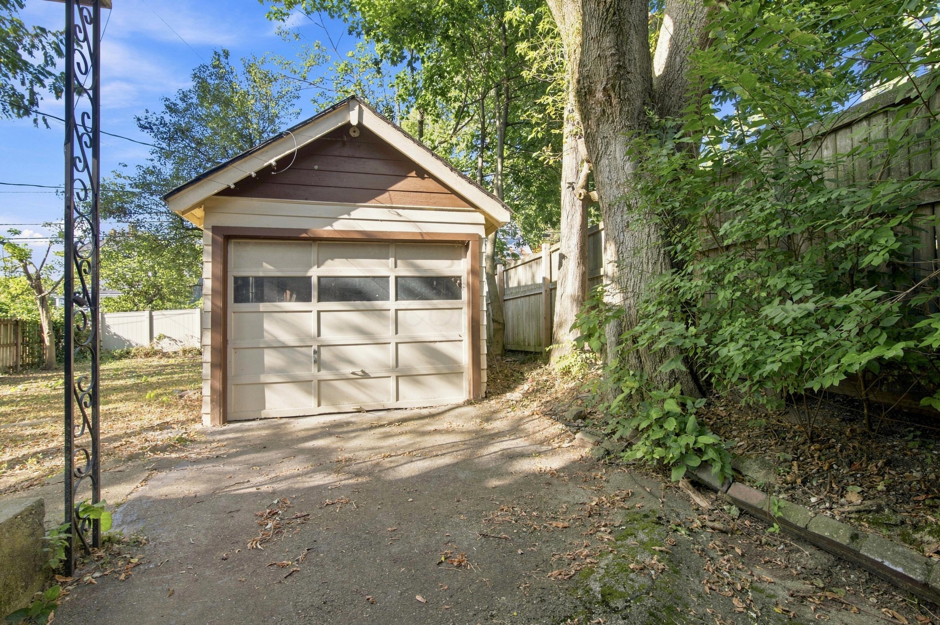 70 East Pacemont Road Columbus, OH 43202 - Photo 5 of 48 70_East_Pacemont_Road_Columbus_2799