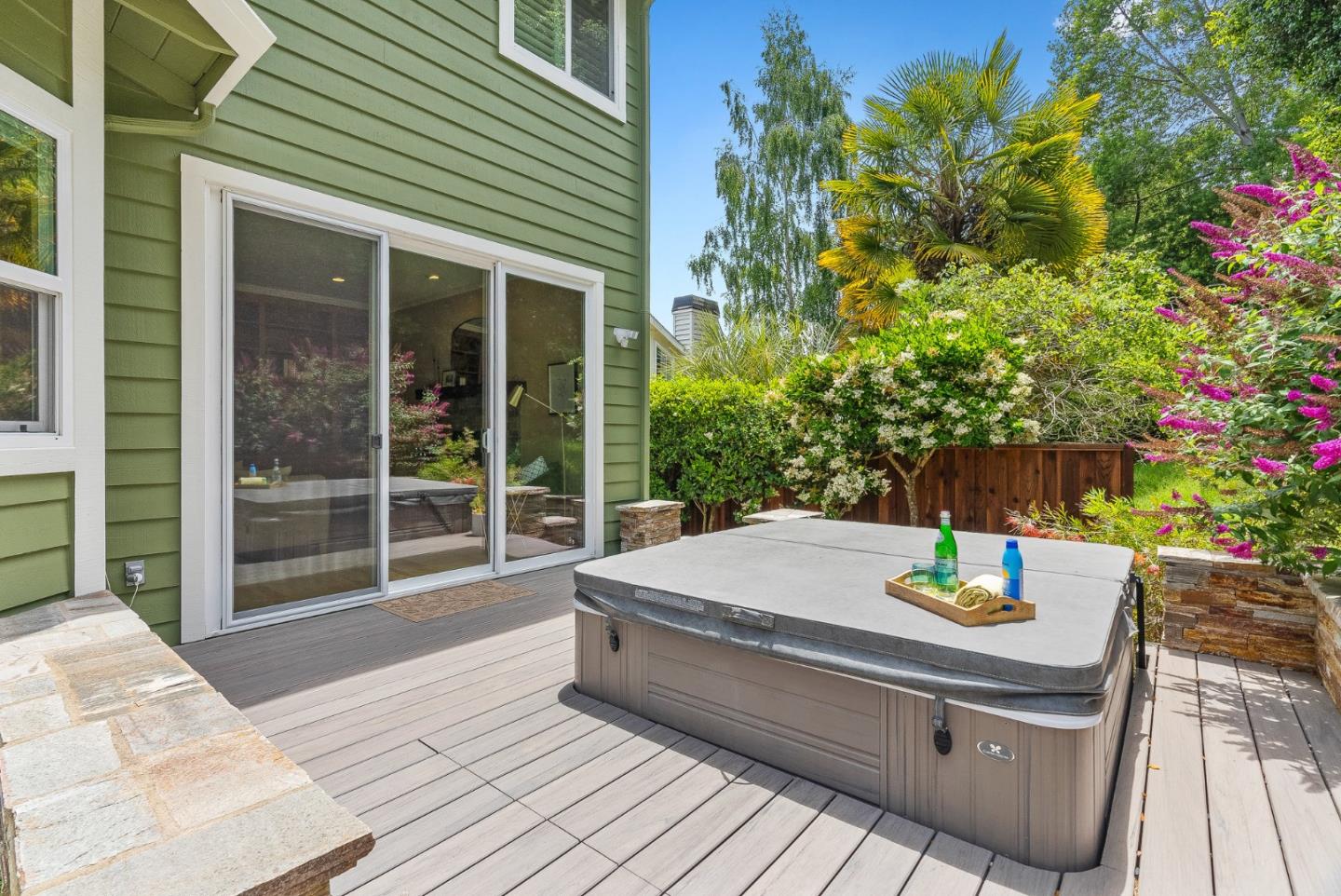 125 Chase Lane Aptos, CA 95003 - Photo 25 of 34 a house view with a sitting space