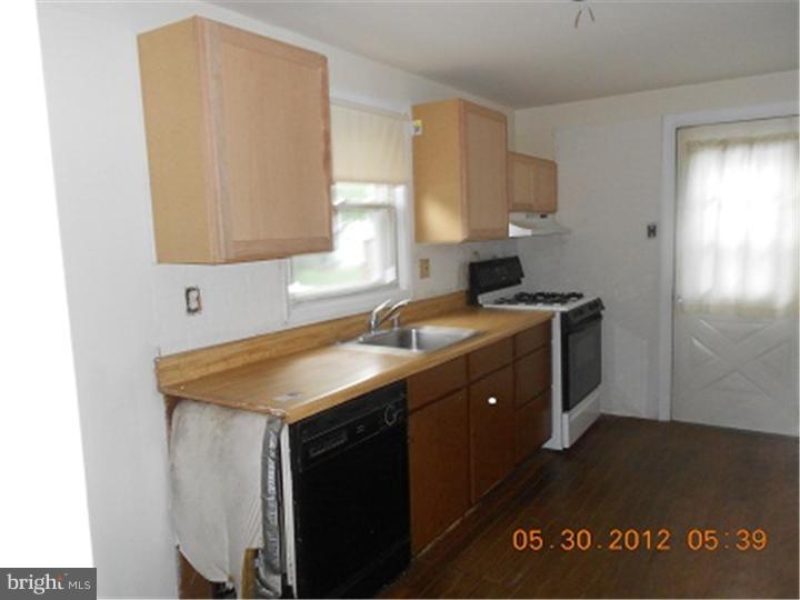 232 West Chelton Road Brookhaven, PA 19015 - Photo 5 of 15 Kitchen